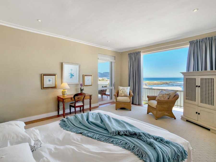 6 Bedroom Property for Sale in Bloubergstrand Western Cape
